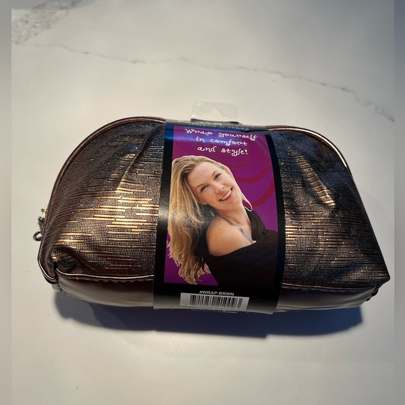 NWT lovely brown wrap with ruffled edges.  Great carrying case. Made by rolla. - Picture 11 of 12